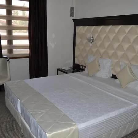 Guenes Isigi Otel Adana